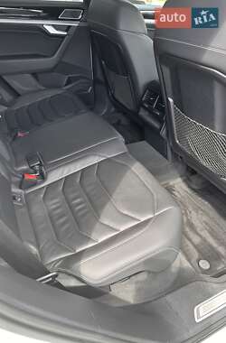 Внедорожник / Кроссовер Volkswagen Touareg 2018 в 