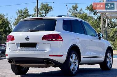 Внедорожник / Кроссовер Volkswagen Touareg 2012 в 