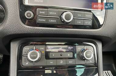 Внедорожник / Кроссовер Volkswagen Touareg 2013 в 