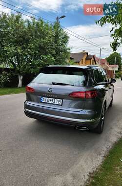 Позашляховик / Кросовер Volkswagen Touareg 2023 в 