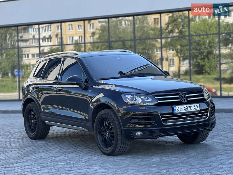 Позашляховик / Кросовер Volkswagen Touareg 2012 в 