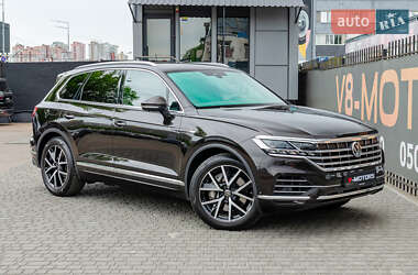 Позашляховик / Кросовер Volkswagen Touareg 2021 в Києві