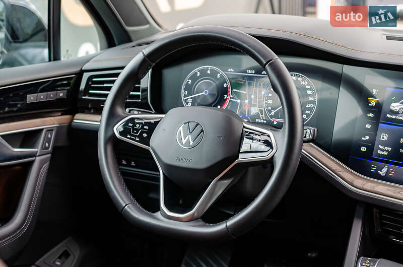 Внедорожник / Кроссовер Volkswagen Touareg 2021 в Киеве