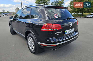 Внедорожник / Кроссовер Volkswagen Touareg 2015 в 