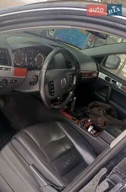 Внедорожник / Кроссовер Volkswagen Touareg 2006 в 