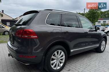 Внедорожник / Кроссовер Volkswagen Touareg 2011 в 