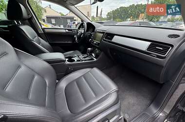 Внедорожник / Кроссовер Volkswagen Touareg 2011 в 