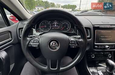 Внедорожник / Кроссовер Volkswagen Touareg 2011 в 