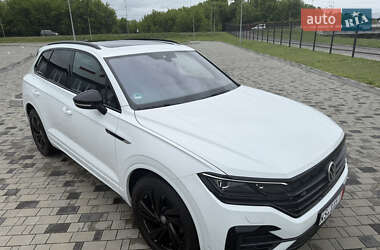 Внедорожник / Кроссовер Volkswagen Touareg 2022 в 