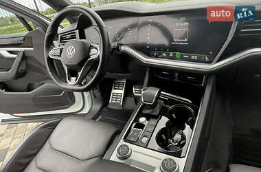 Внедорожник / Кроссовер Volkswagen Touareg 2022 в 