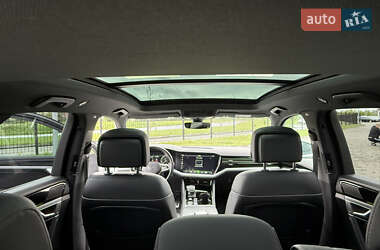 Внедорожник / Кроссовер Volkswagen Touareg 2022 в 