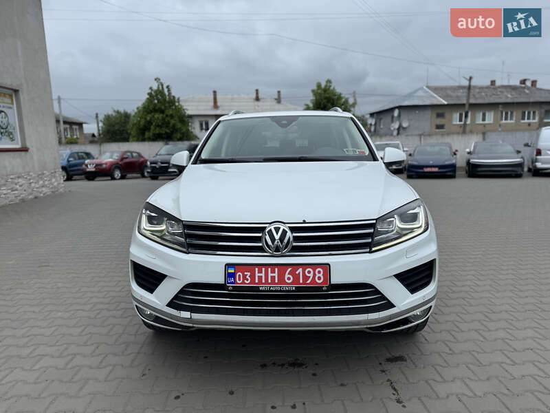 Внедорожник / Кроссовер Volkswagen Touareg 2016 в Луцке