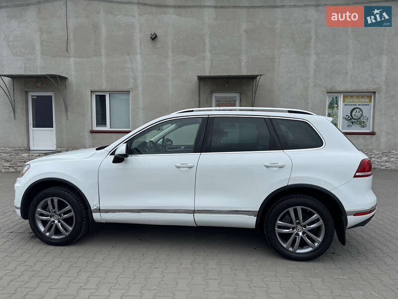 Внедорожник / Кроссовер Volkswagen Touareg 2016 в Луцке