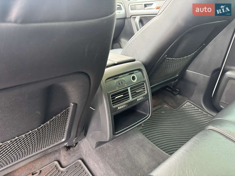 Внедорожник / Кроссовер Volkswagen Touareg 2016 в Луцке