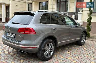 Позашляховик / Кросовер Volkswagen Touareg 2015 в 