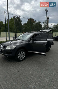 Внедорожник / Кроссовер Volkswagen Touareg 2007 в Житомире
