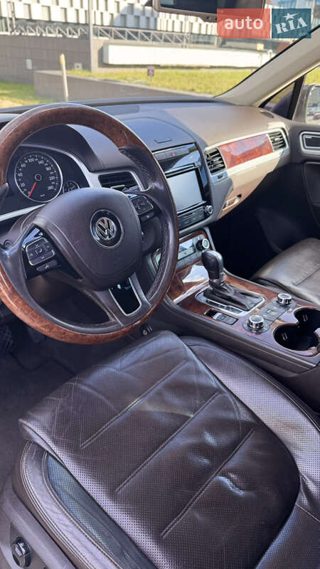 Внедорожник / Кроссовер Volkswagen Touareg 2011 в Одессе