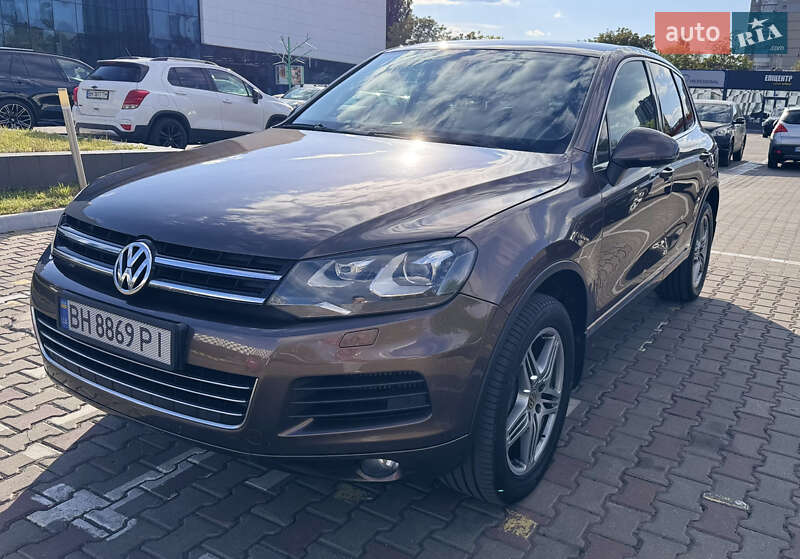 Внедорожник / Кроссовер Volkswagen Touareg 2011 в Одессе
