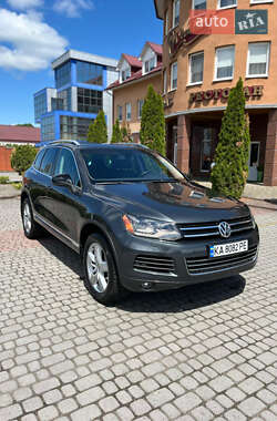 Внедорожник / Кроссовер Volkswagen Touareg 2014 в Мукачево