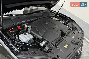 Внедорожник / Кроссовер Volkswagen Touareg 2022 в 