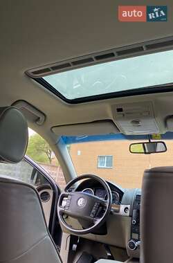 Внедорожник / Кроссовер Volkswagen Touareg 2009 в 