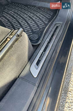 Внедорожник / Кроссовер Volkswagen Touareg 2011 в 