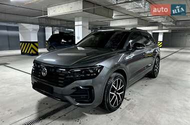 Внедорожник / Кроссовер Volkswagen Touareg 2021 в 