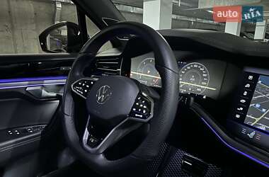 Внедорожник / Кроссовер Volkswagen Touareg 2021 в 