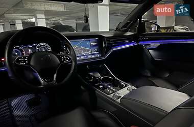 Внедорожник / Кроссовер Volkswagen Touareg 2021 в 