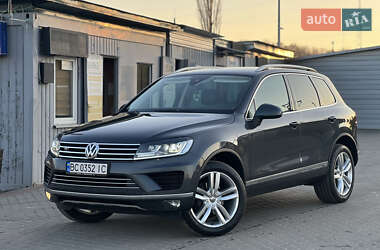 Внедорожник / Кроссовер Volkswagen Touareg 2016 в Львове