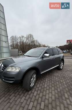Позашляховик / Кросовер Volkswagen Touareg 2003 в 