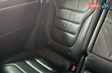 Позашляховик / Кросовер Volkswagen Touareg 2013 в 