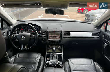 Внедорожник / Кроссовер Volkswagen Touareg 2015 в 