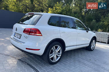 Внедорожник / Кроссовер Volkswagen Touareg 2013 в 