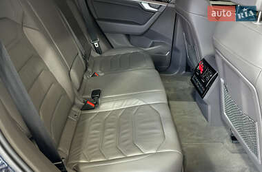 Позашляховик / Кросовер Volkswagen Touareg 2019 в 
