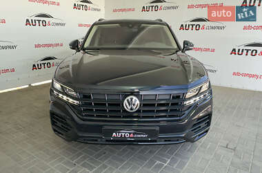 Позашляховик / Кросовер Volkswagen Touareg 2019 в 