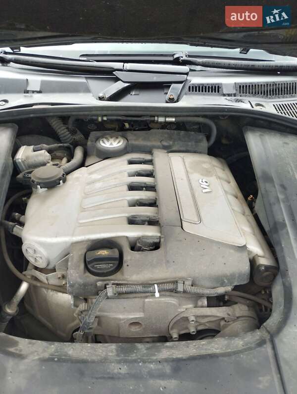 Внедорожник / Кроссовер Volkswagen Touareg 2003 в Славуте