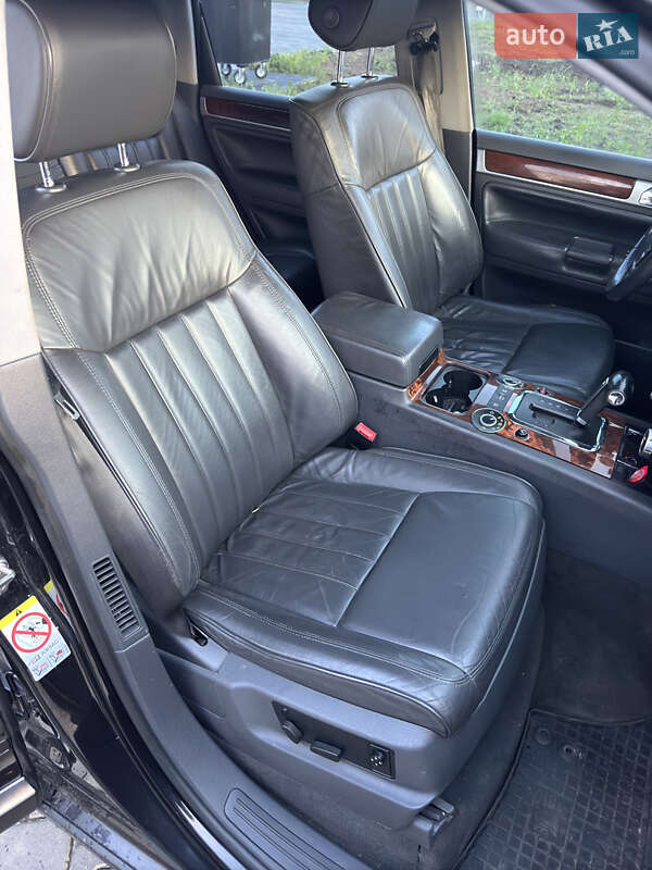 Внедорожник / Кроссовер Volkswagen Touareg 2008 в Луцке