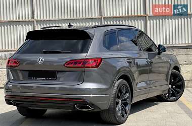 Внедорожник / Кроссовер Volkswagen Touareg 2019 в 
