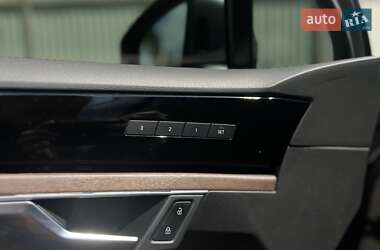 Внедорожник / Кроссовер Volkswagen Touareg 2019 в 