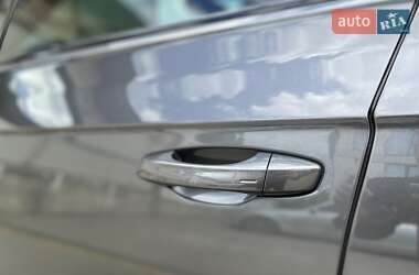 Внедорожник / Кроссовер Volkswagen Touareg 2019 в 