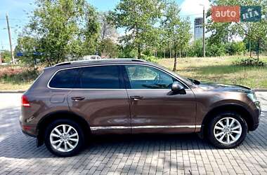 Позашляховик / Кросовер Volkswagen Touareg 2012 в 