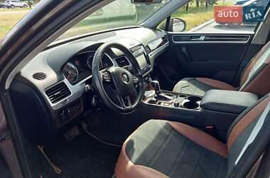 Позашляховик / Кросовер Volkswagen Touareg 2012 в 