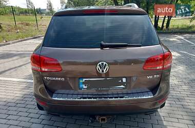 Позашляховик / Кросовер Volkswagen Touareg 2012 в 