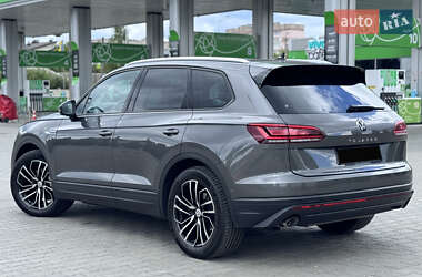 Позашляховик / Кросовер Volkswagen Touareg 2020 в 