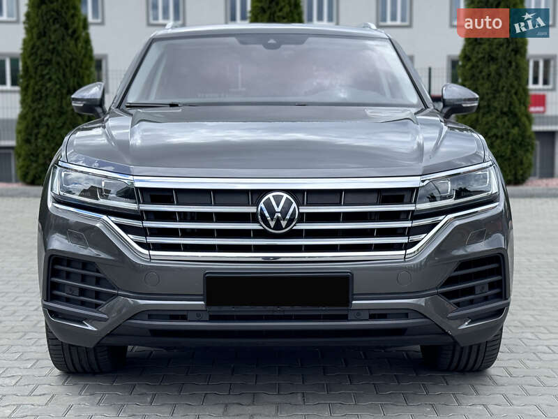 Позашляховик / Кросовер Volkswagen Touareg 2020 в Києві