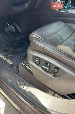 Позашляховик / Кросовер Volkswagen Touareg 2013 в 