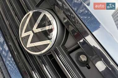 Позашляховик / Кросовер Volkswagen Touareg 2023 в Києві