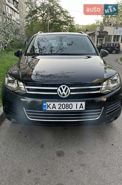 Позашляховик / Кросовер Volkswagen Touareg 2014 в Києві