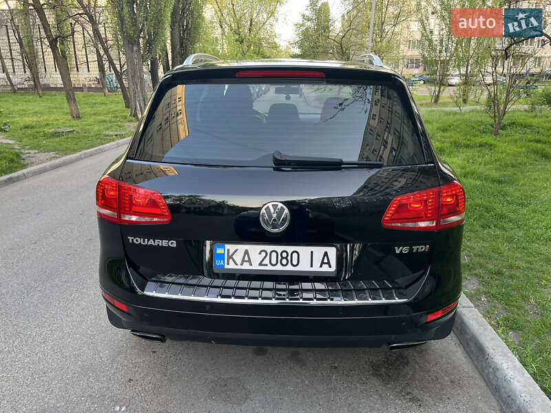 Позашляховик / Кросовер Volkswagen Touareg 2014 в Києві